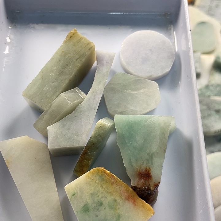 颈饰未镶嵌翡翠1