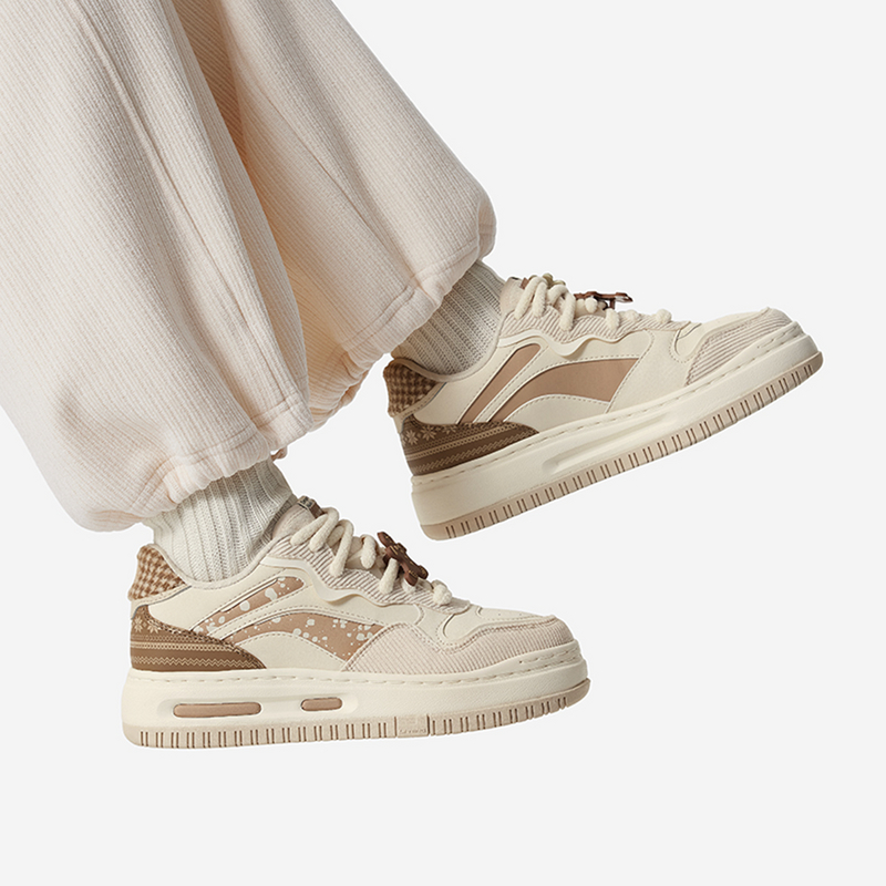 李宁休闲鞋冬女鞋运动潮流系列舒适复古防滑低帮经典板鞋AGCU172-