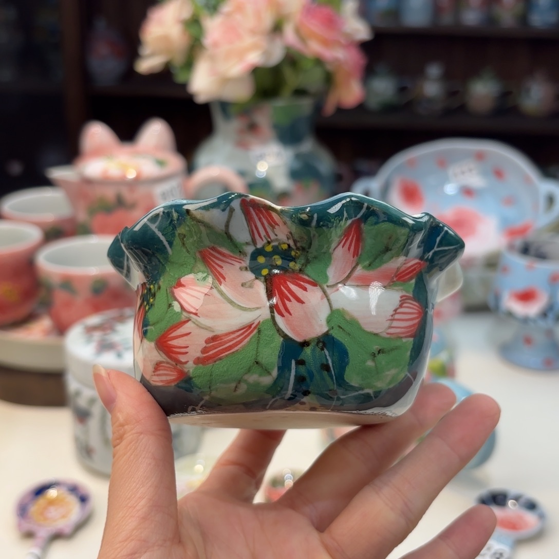 瓷片兔兔好可爱呀打