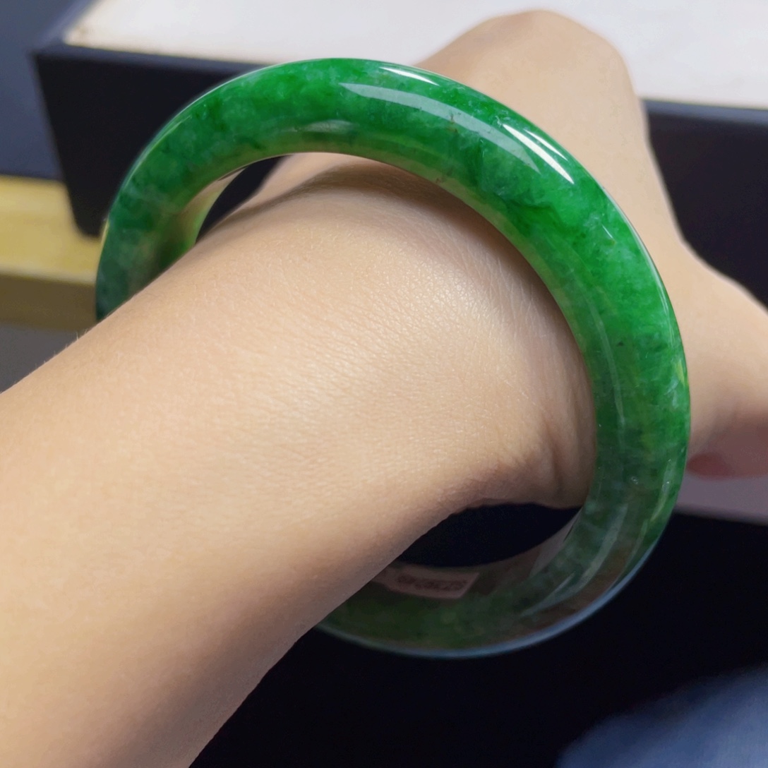 翡翠未镶嵌手镯54.5圈有纹橘皮扣手不退换