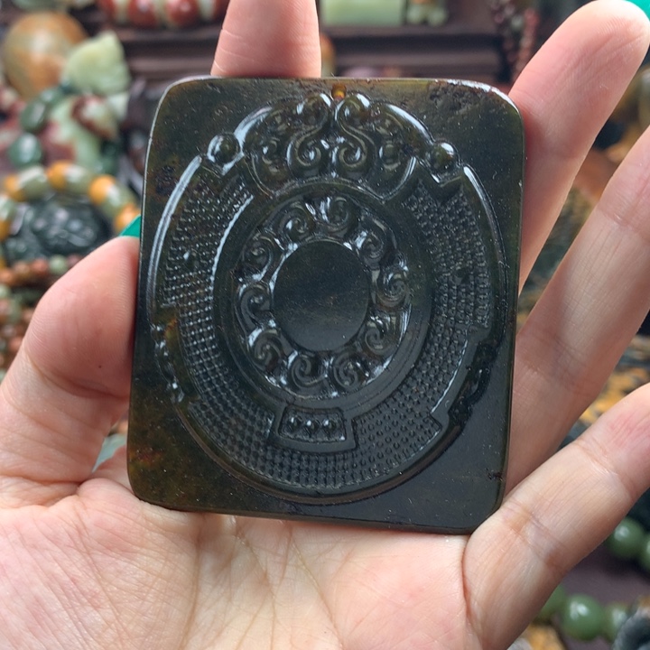 岫岩河磨玉（透闪石质玉）把件未镶嵌