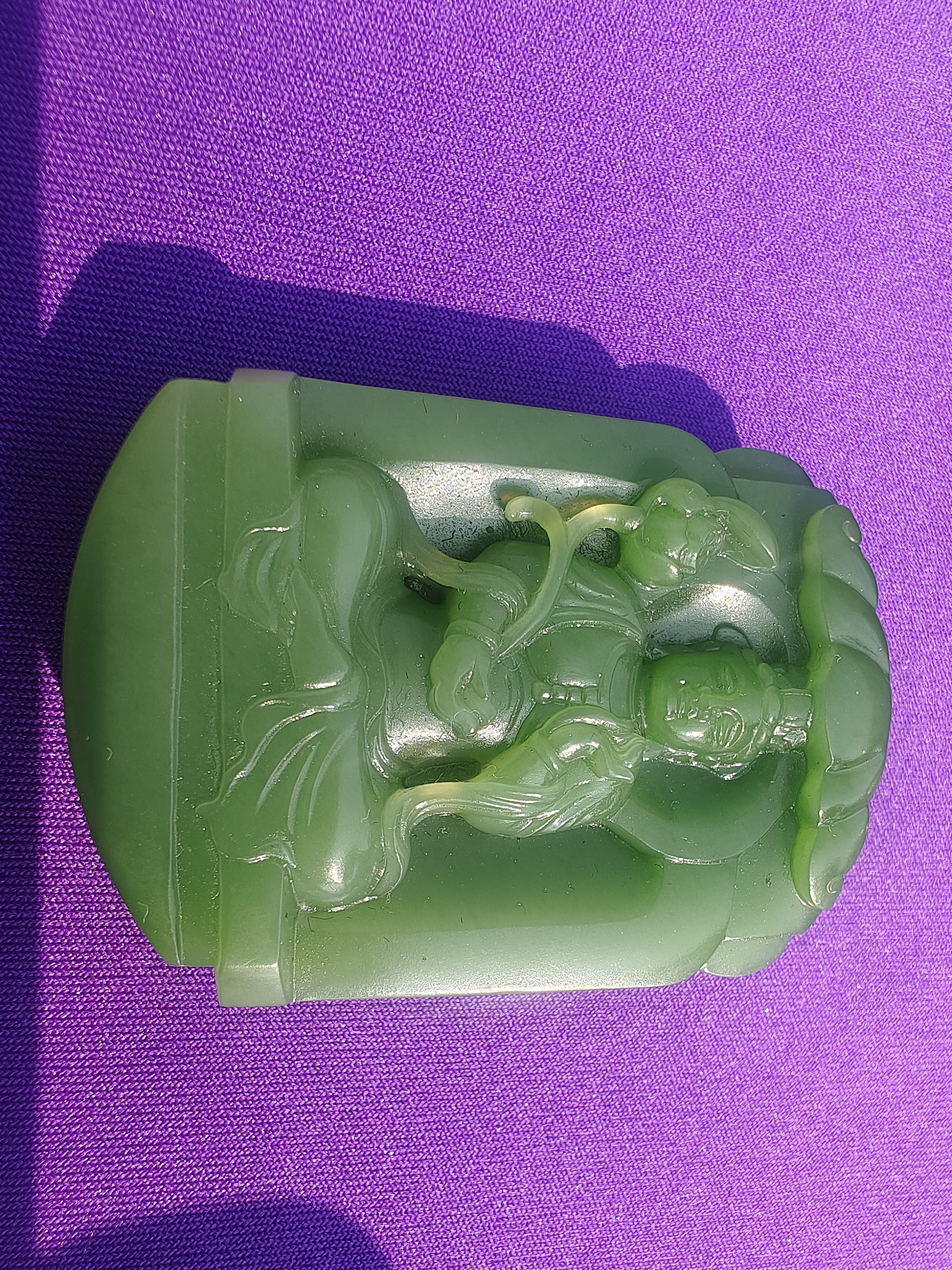 粉青碧玉坐莲观音挂件玉质细腻精雕工艺