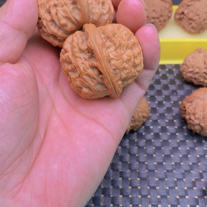 核桃手串/手链于**灬山地三角白狮子头42尺