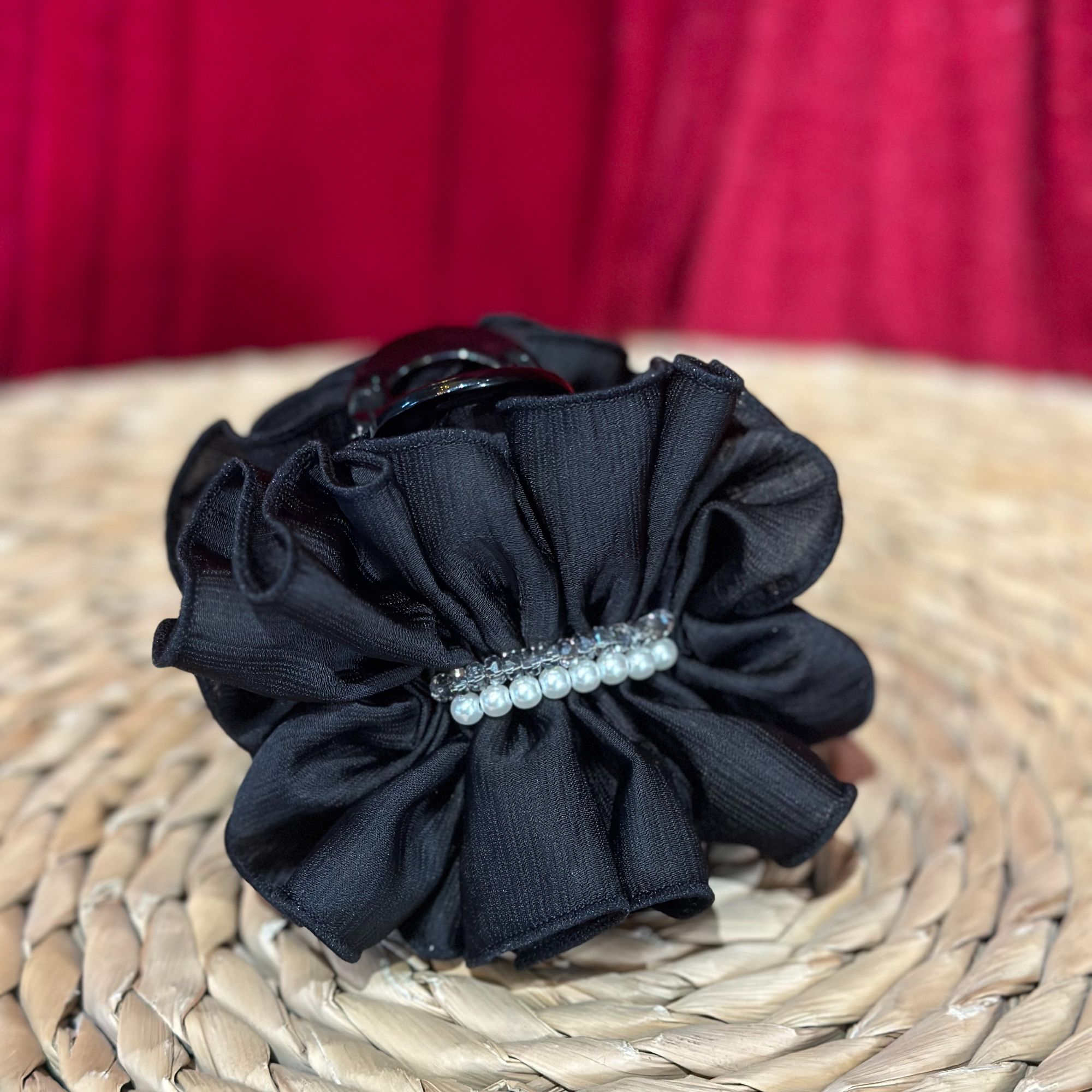 X103 韩版简约气质两片夹 黑色时尚珍珠褶皱抓夹（八公分）