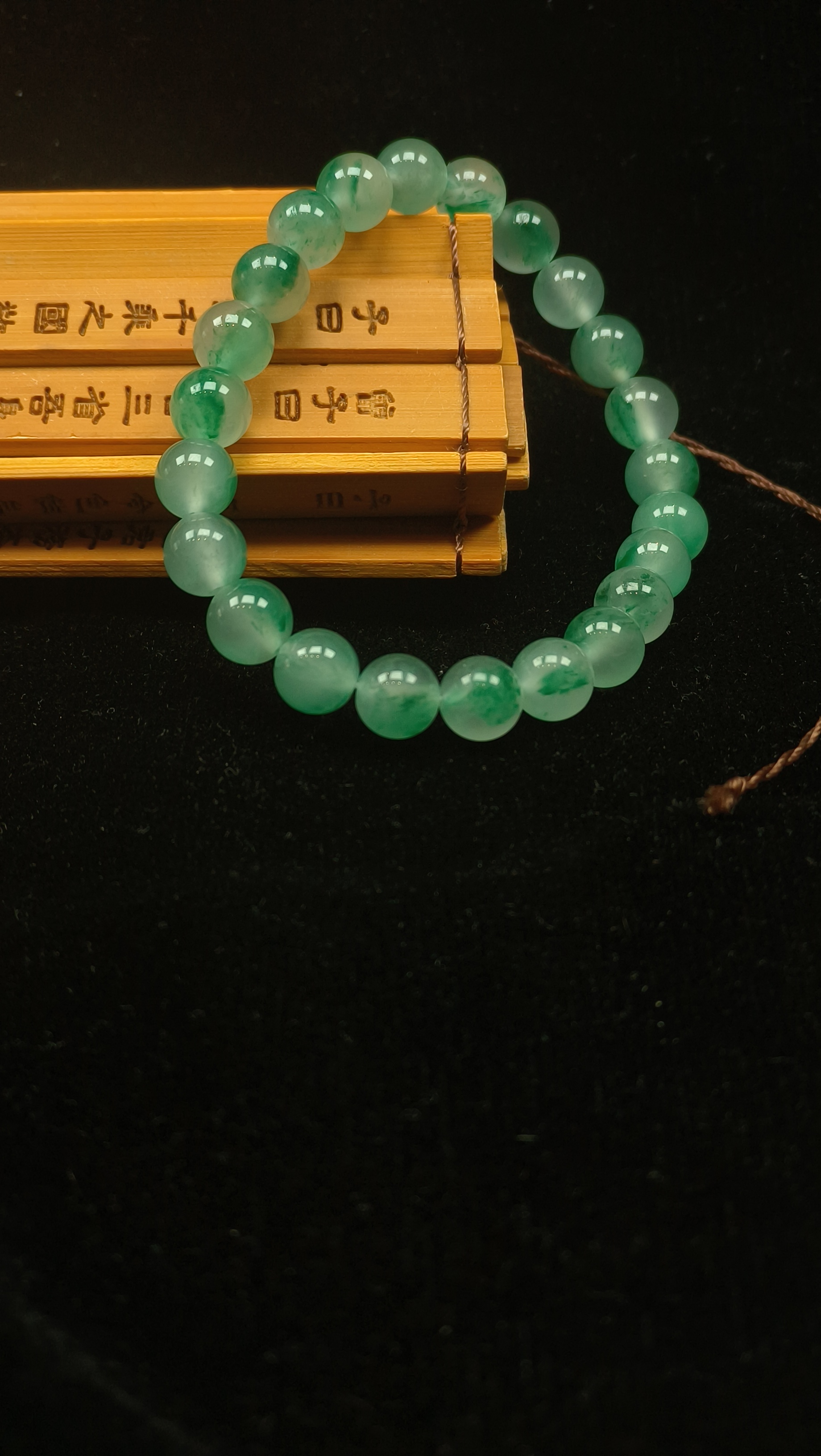 非洲翠冰飘花手串卡8+单圈（产品多样性随机发一串）