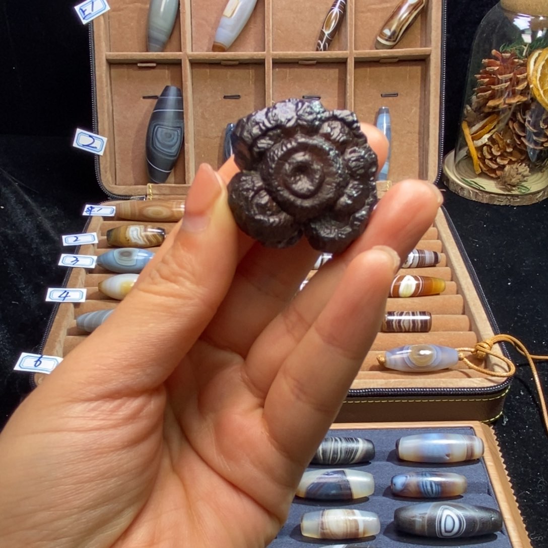 猗***座玛瑙/玉髓未镶嵌颈饰