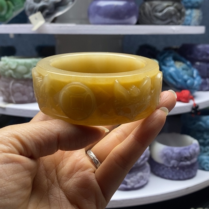 未镶嵌手镯石英岩玉