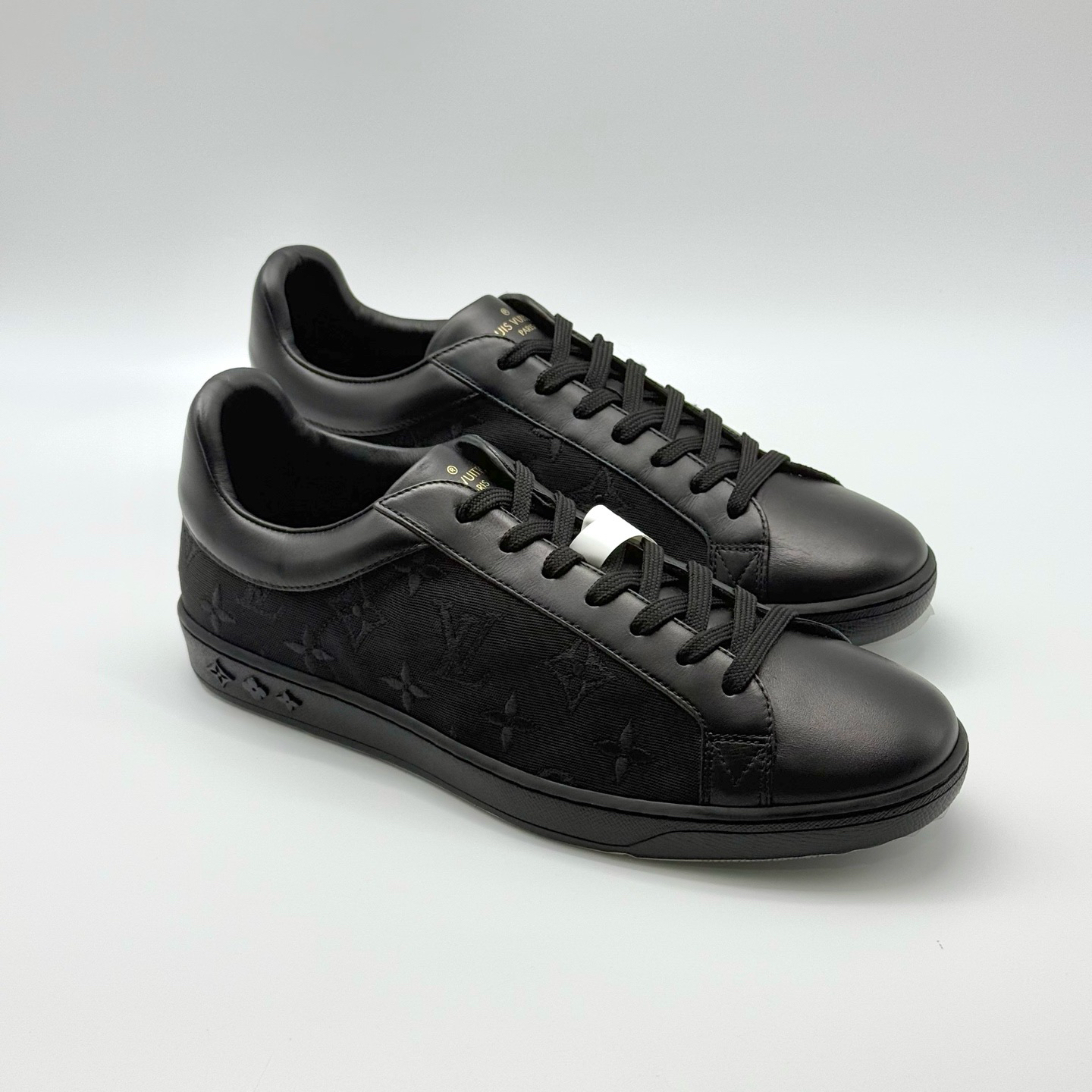 99新 LouisVuitton/路易威登 黑色老花满印板鞋42.5码