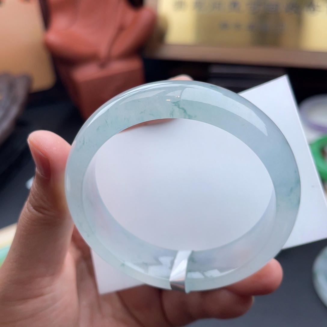 翡翠手镯未镶嵌正圈