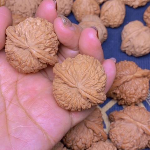 【闪购商品】文玩核桃吊坠宋*乾球白40