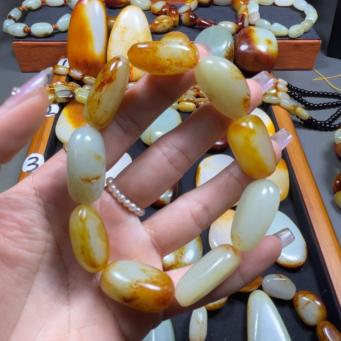 颈饰未镶嵌和田玉高*来