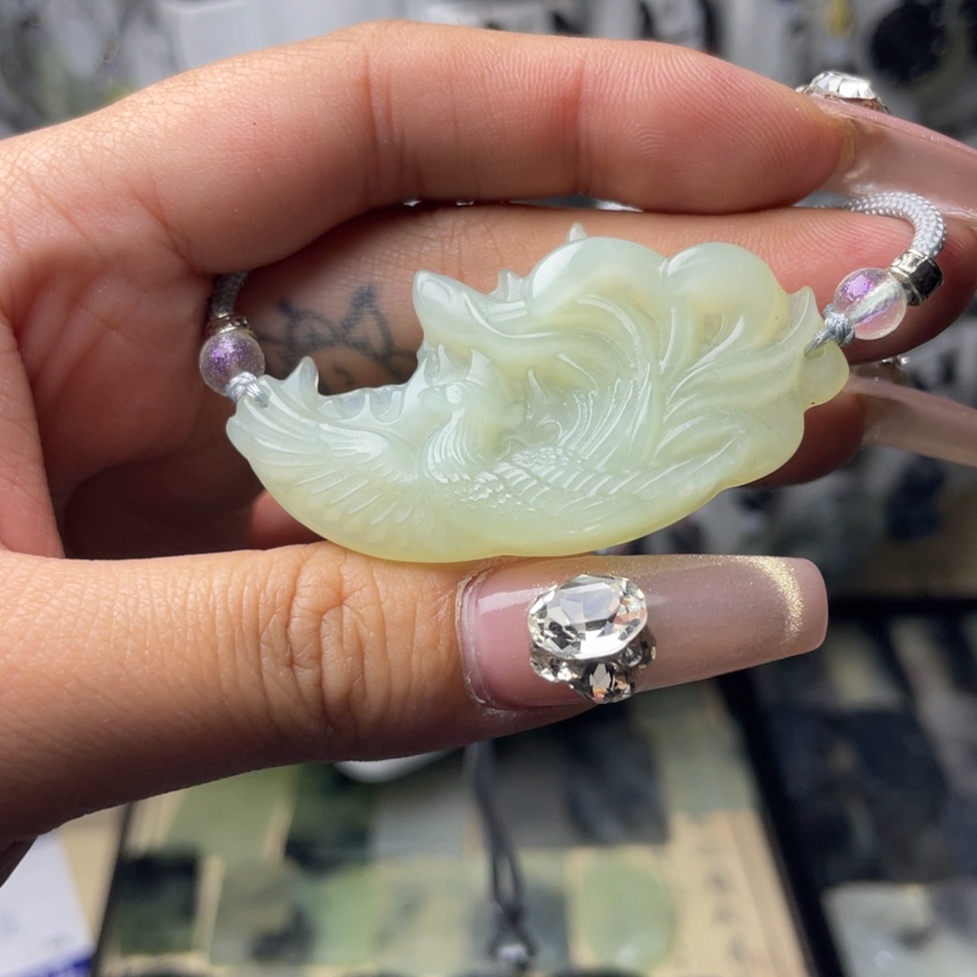 岫玉颈饰未镶嵌凤凰