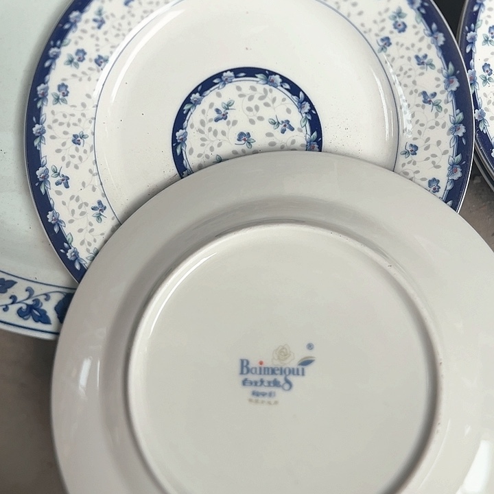 摆件陶瓷盘子碗啥都有