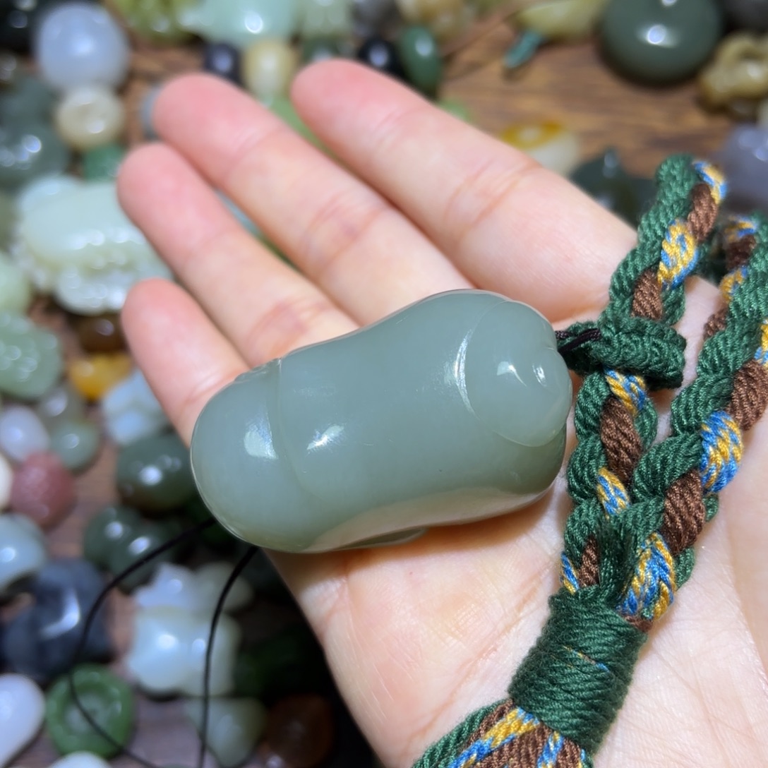 和田玉未镶嵌珠宝半成品