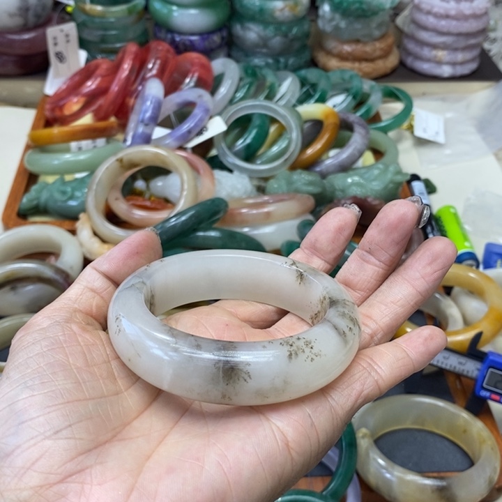 石英质玉手镯足银镀金镶嵌S****?