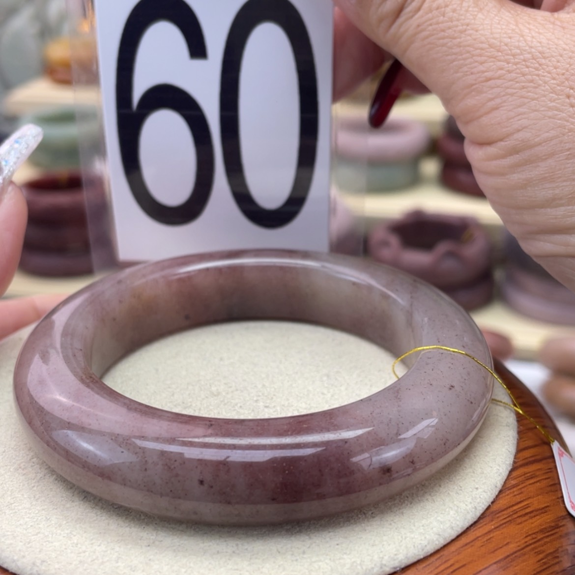 【闪购商品】石英质玉手镯未镶嵌