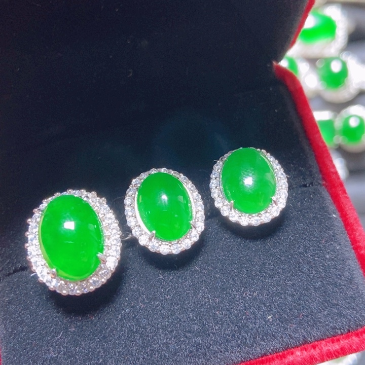 翡翠银S925镶嵌颈饰翡翠