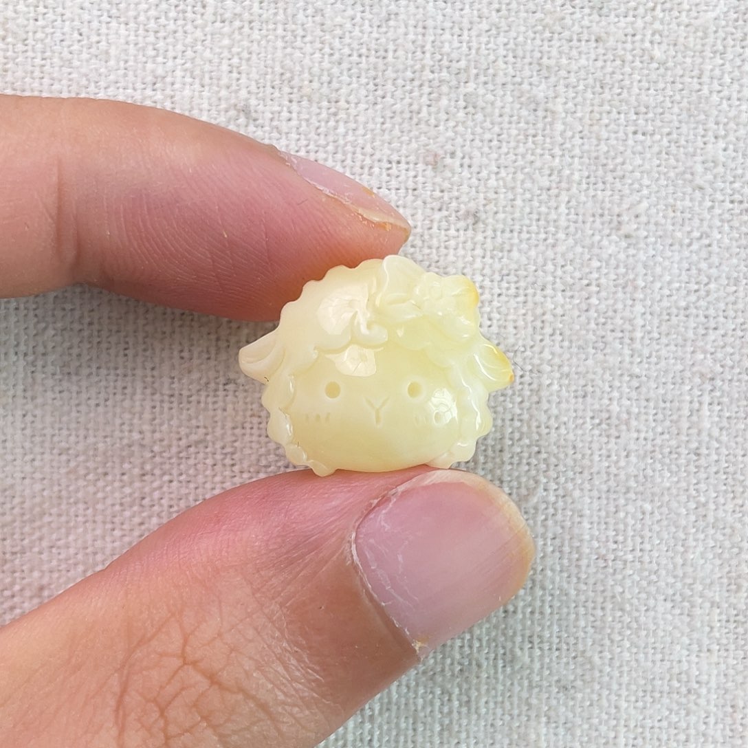 琥珀未镶嵌珠宝奇石小羊头