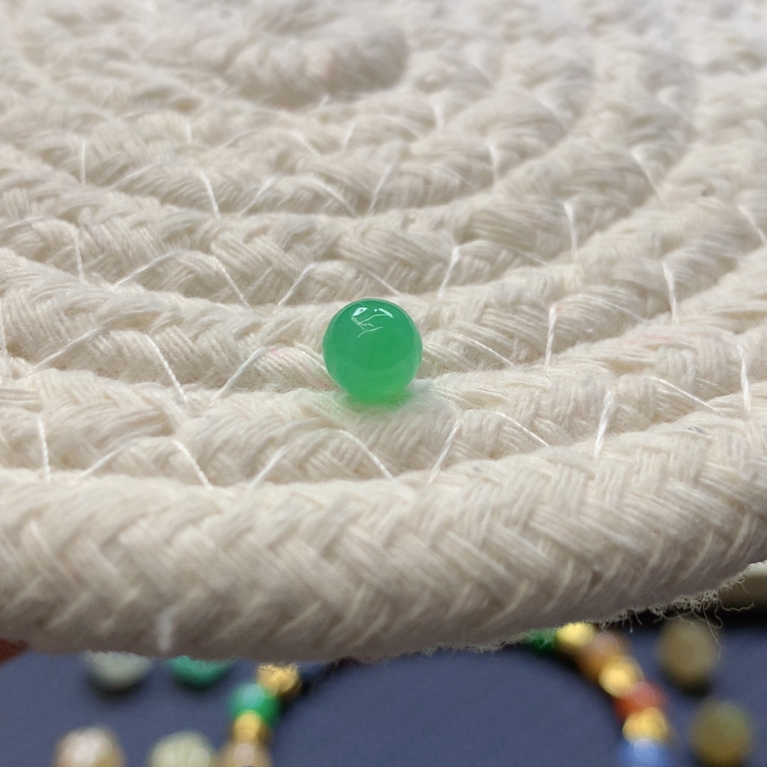 定制翡翠未镶嵌 毛货抛光定制 卡6 甜绿 三