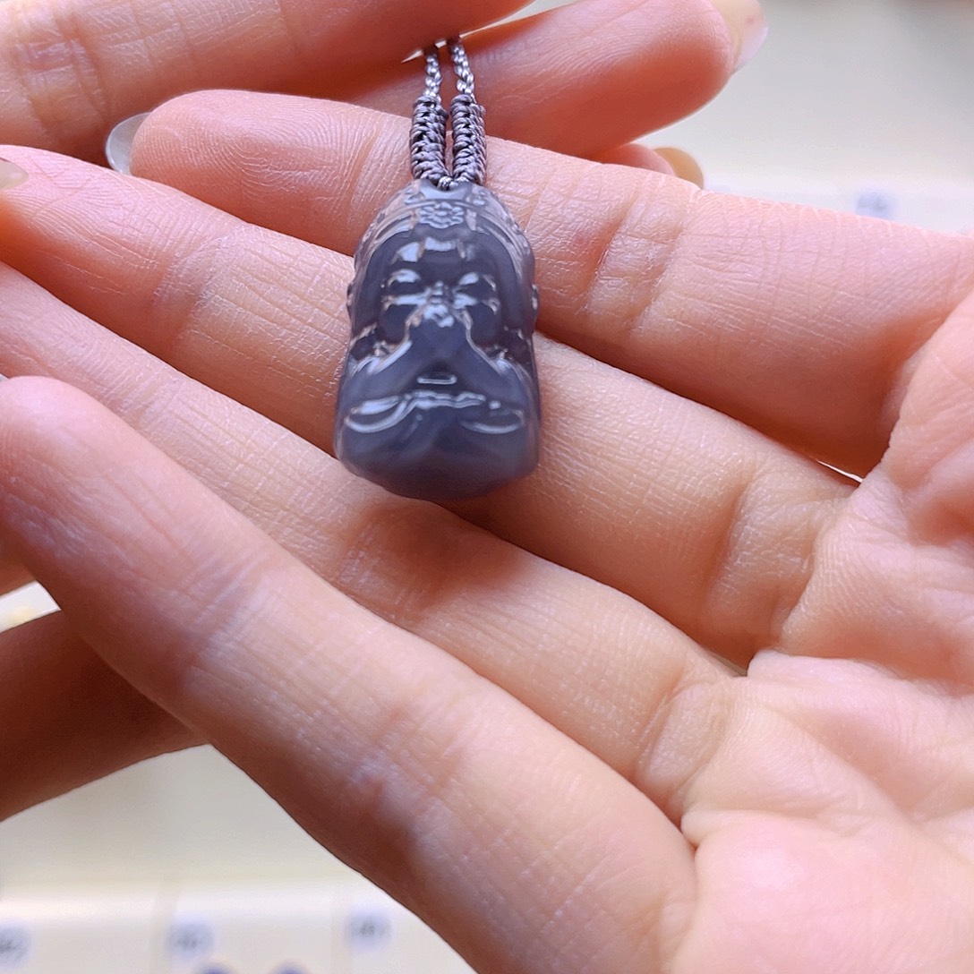 碳****和田玉未镶嵌吊坠(赠链)