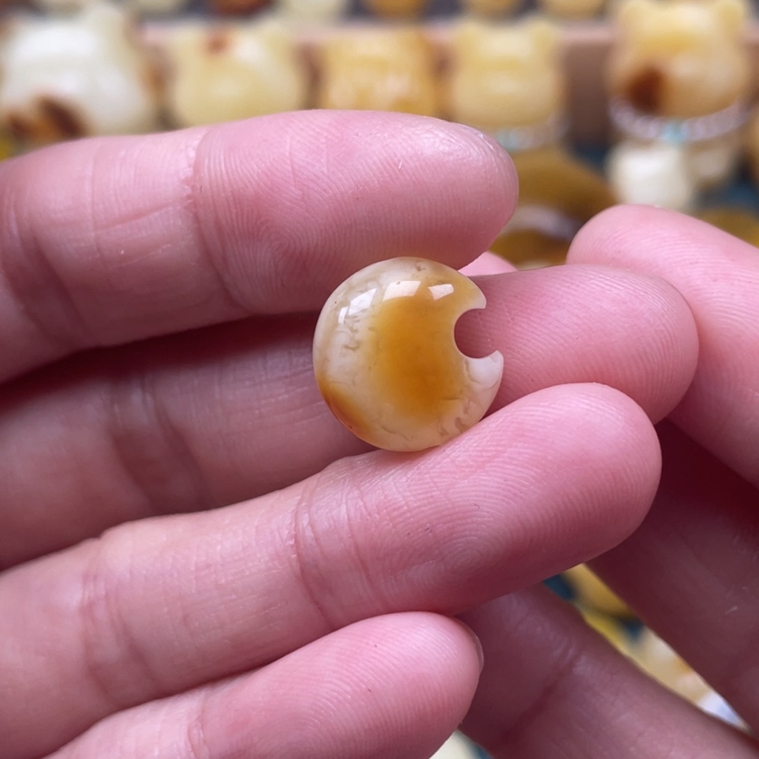 未镶嵌琥珀裸石蜜蜡