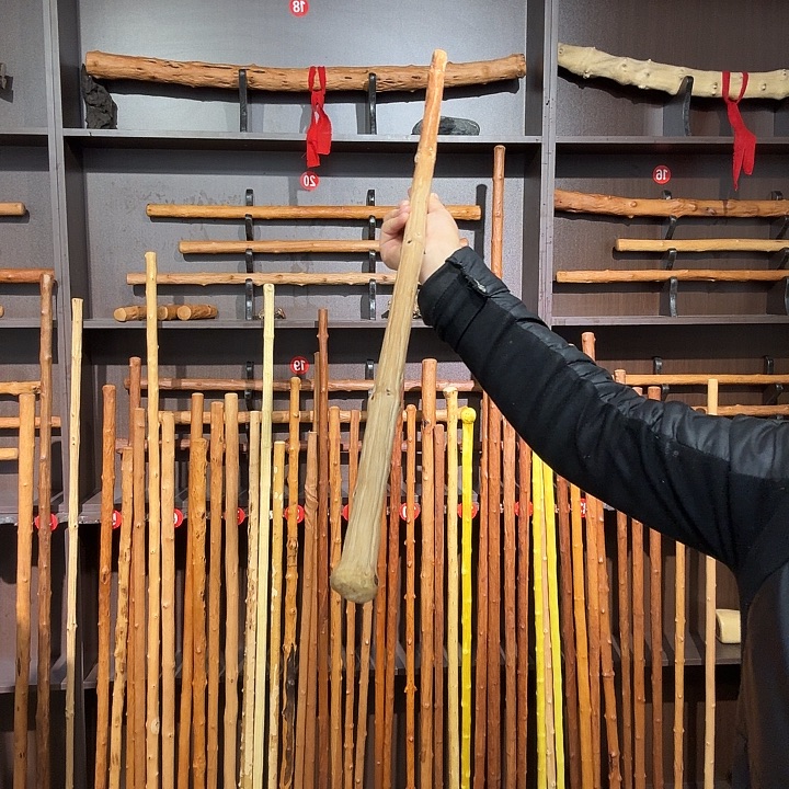 特***宾秦岭石山铁甲116武术棍