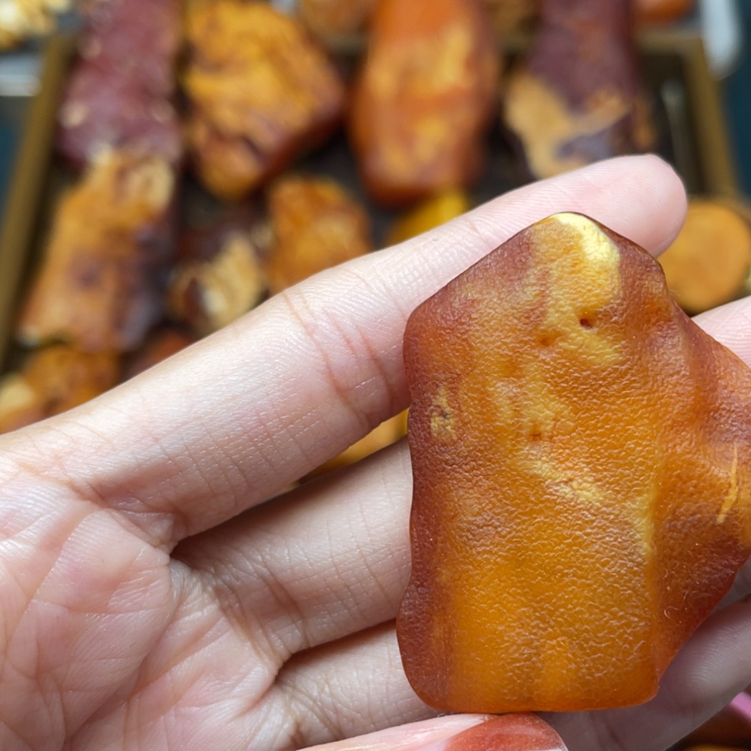 琥珀未镶嵌珠宝奇石