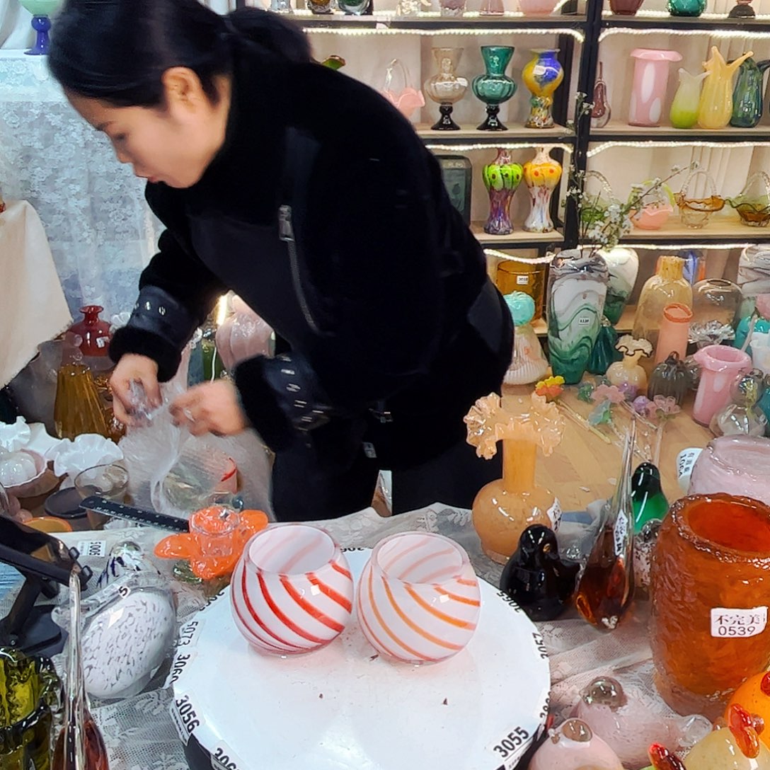 一对碗家悦美居琉璃摆件