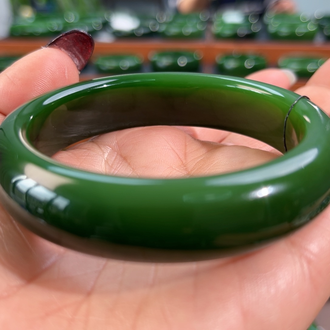 未镶嵌手镯和田玉（碧玉）