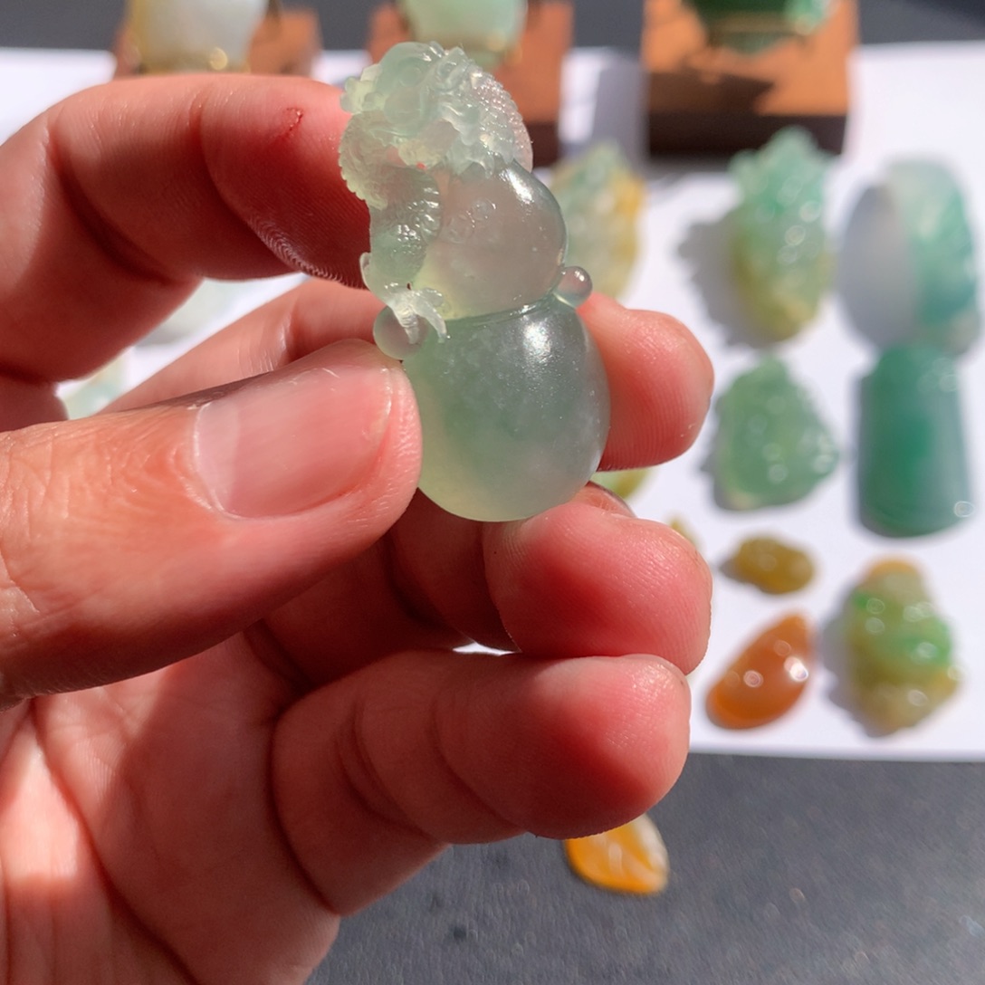 定制翡翠未镶嵌黄*