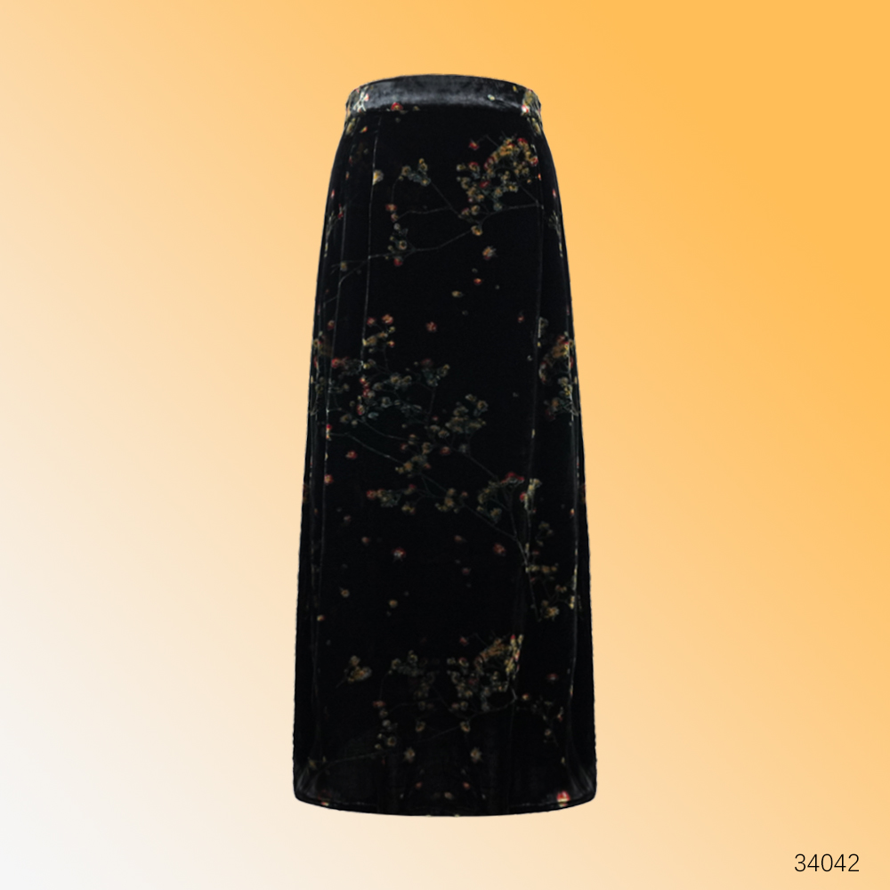 TT 2025初秋新款时尚优雅黑色墨伴红梅侧拉链国风中式半身裙34042