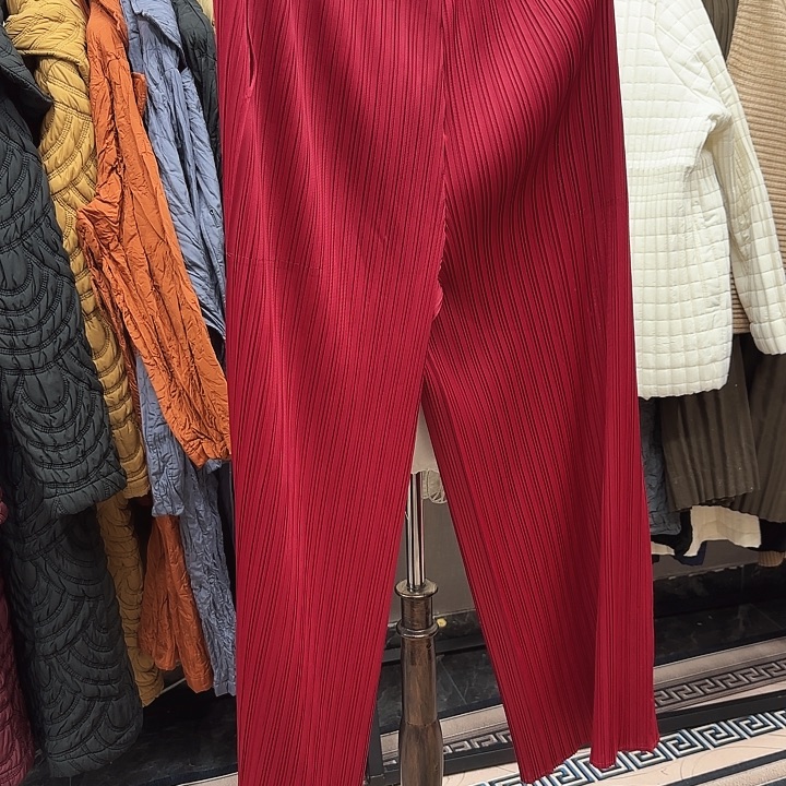 不退不换红色裤子