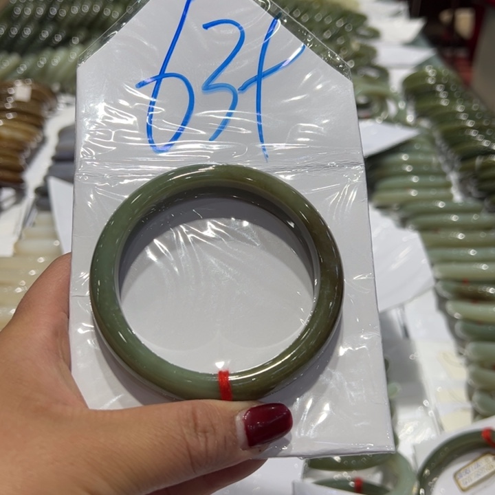 和田玉（糖玉）手镯未镶嵌小*.