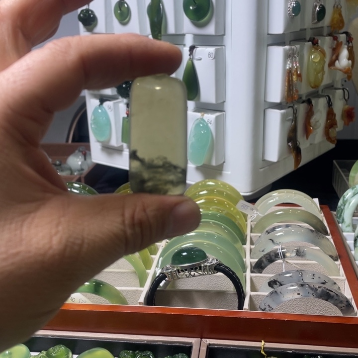 蛇纹石玉合金颈饰