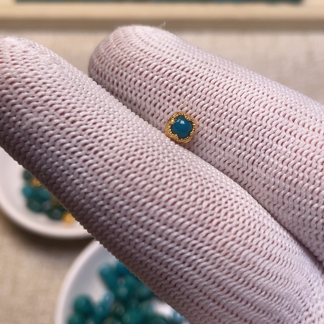 洛***栖绿松石18K金镶嵌配饰