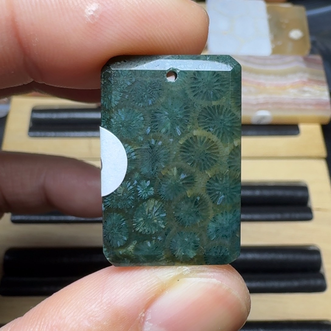 硅化玉纯天然色有机玉石保真色未镶嵌特价
