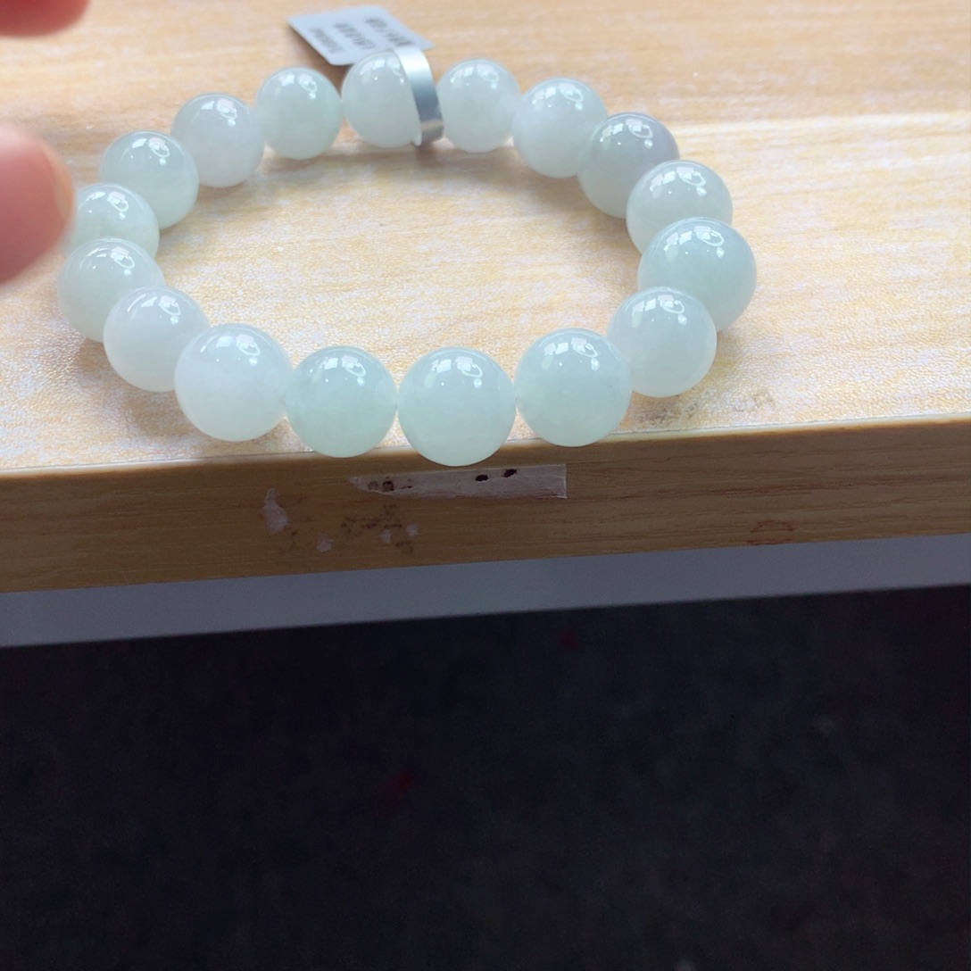 翡翠颈饰未镶嵌吊坠