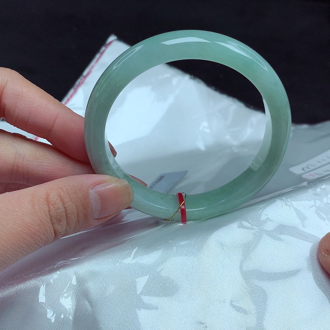 翡翠手镯未镶嵌54圈276