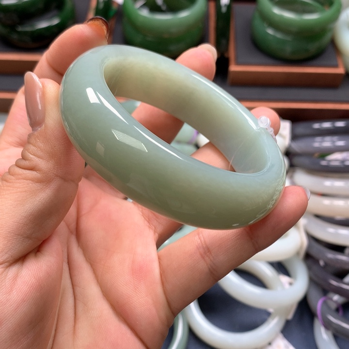 【闪购商品】未镶嵌手镯和田玉