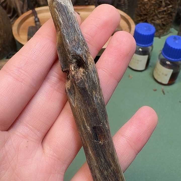 沉香沉香碎屑海南高端红油白棋树心油虫漏老料