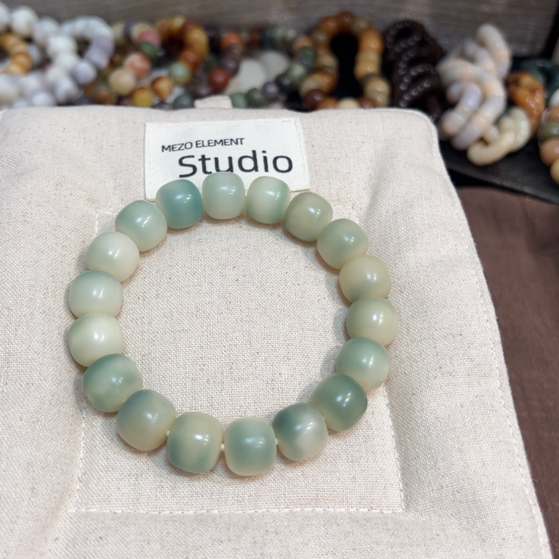 溏***孩吊坠菩提根/象牙果632烟雨江南素