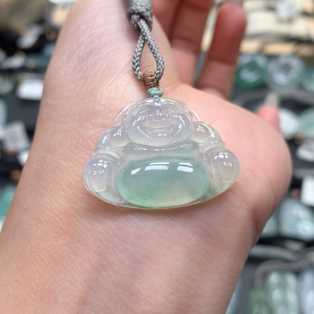 翡翠颈饰未镶嵌佛公