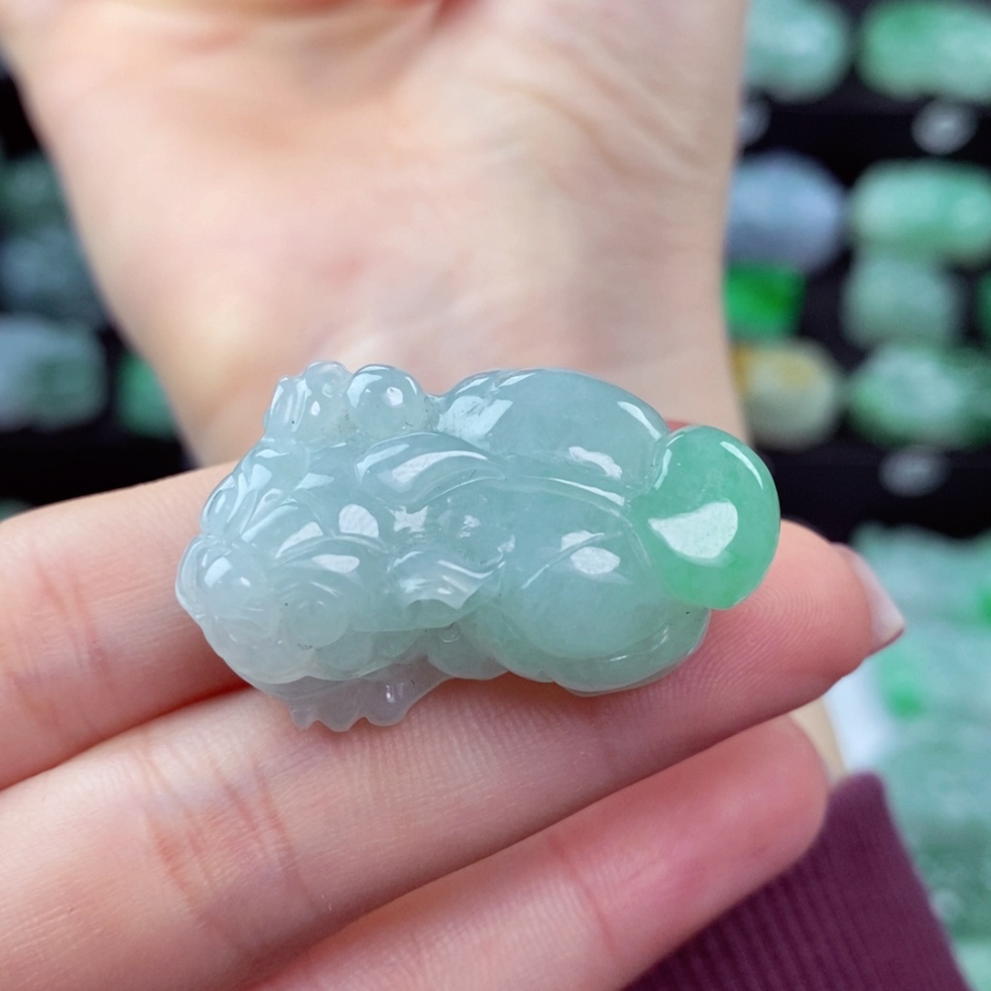 翡翠颈饰未镶嵌天然