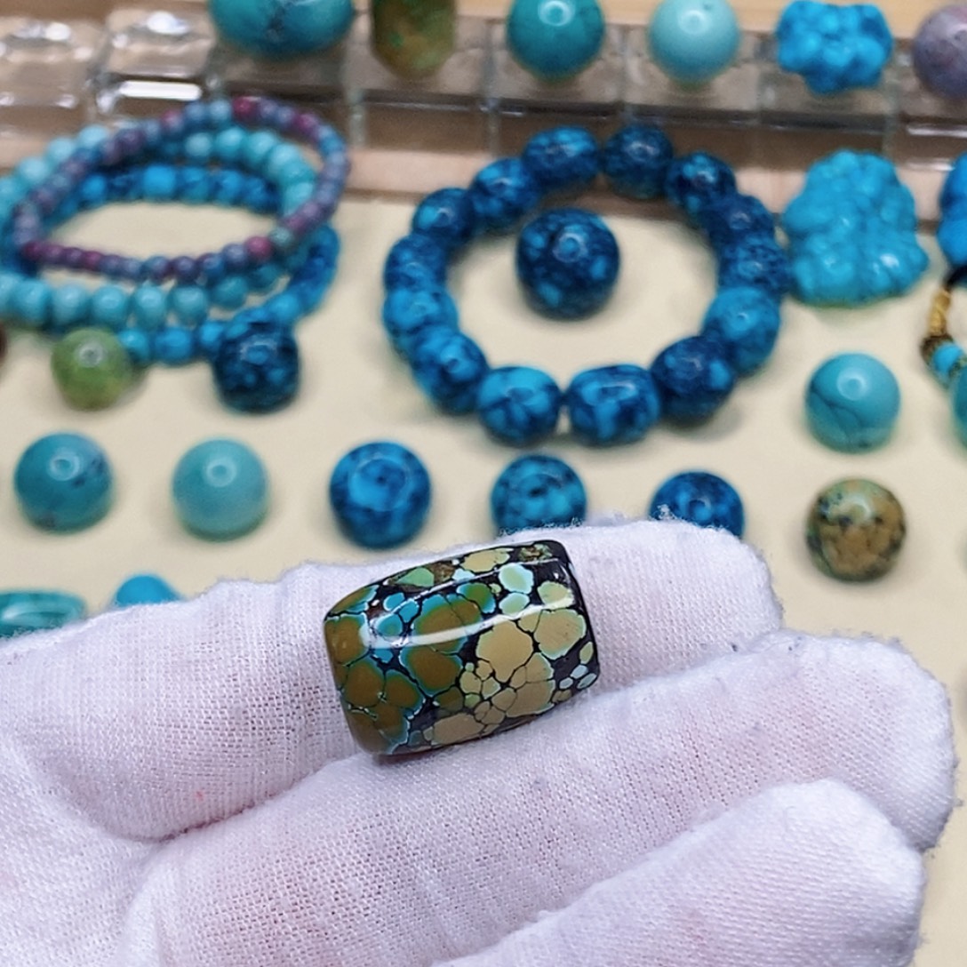 绿松石未镶嵌珠宝奇石