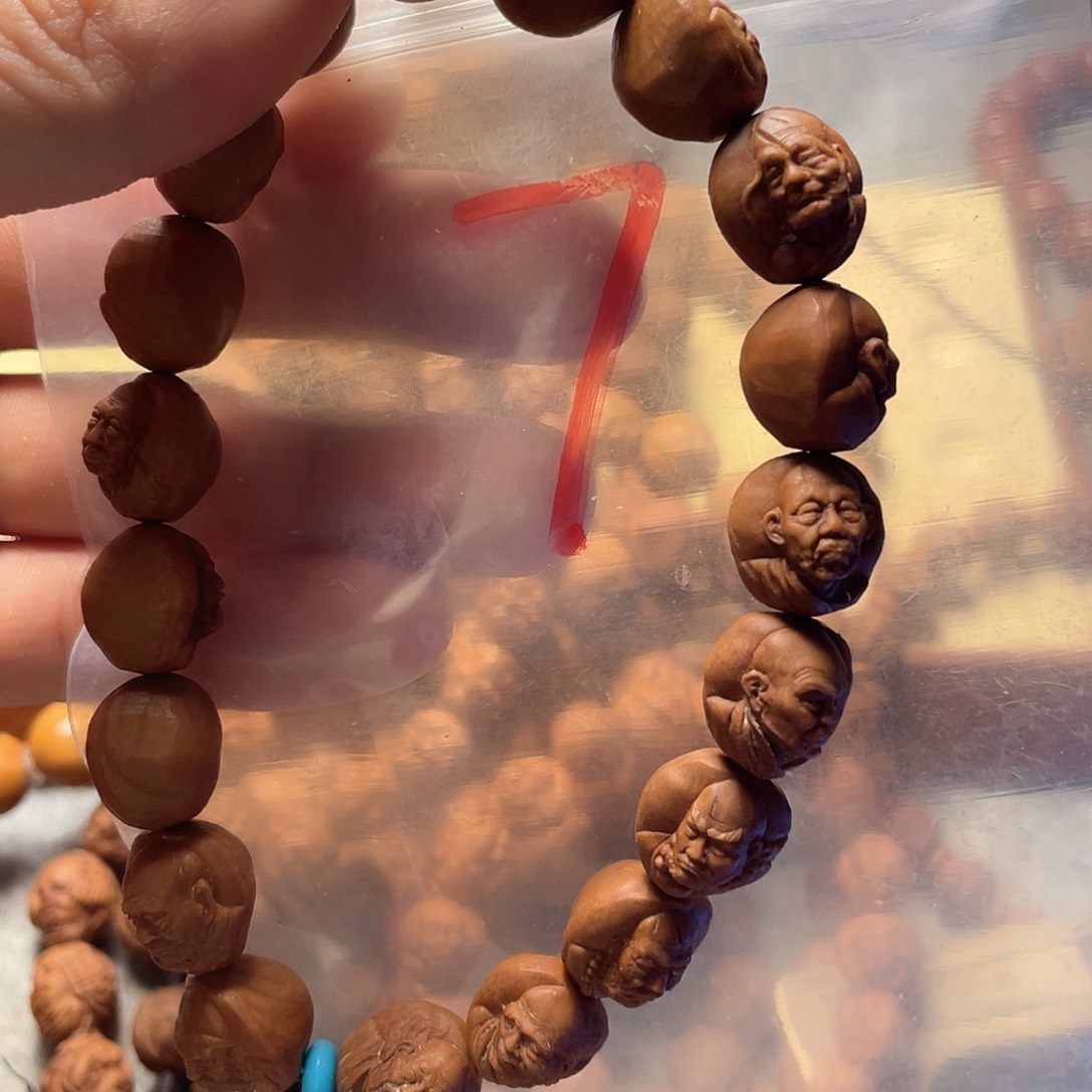 龙纹桃核雕刻三丰罗汉（非全品）