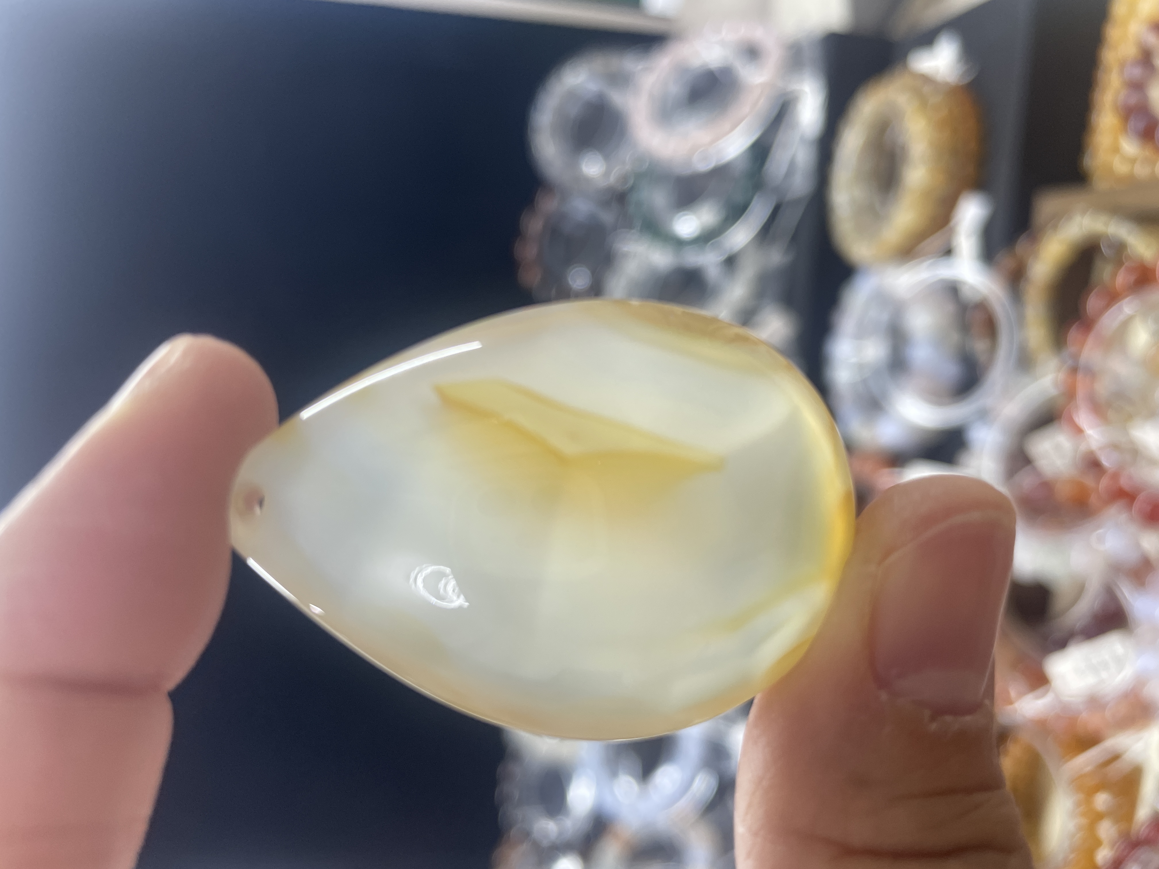 天然玛瑙玉髓吊坠