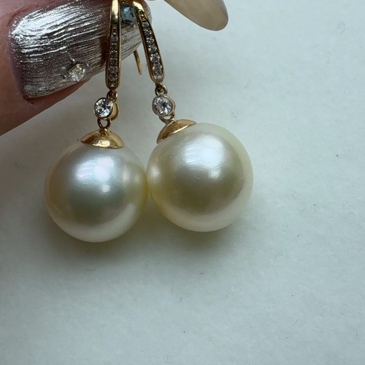 海水珍珠耳饰18K金镶嵌