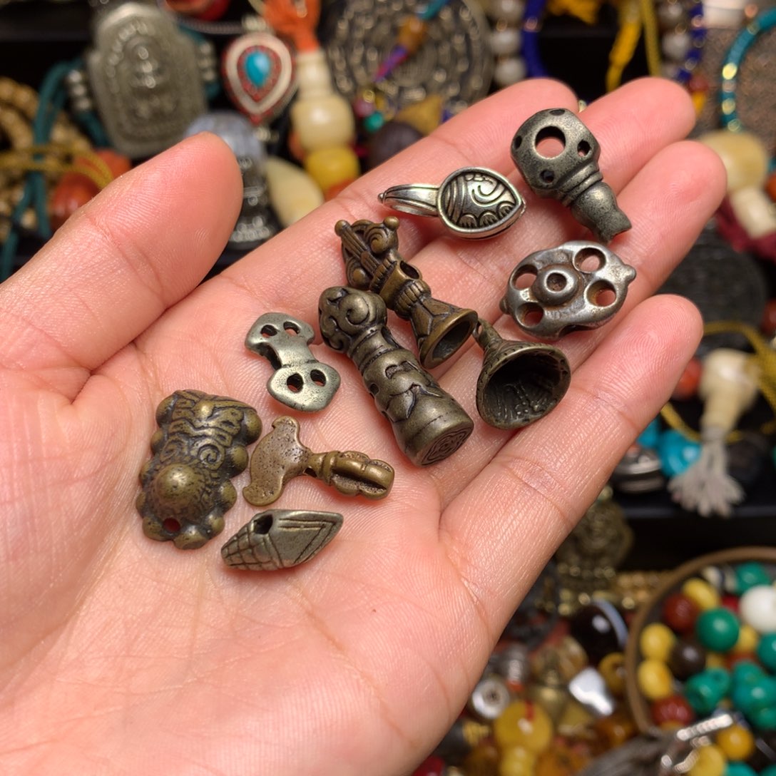 泥塑藏传文玩。小配饰。