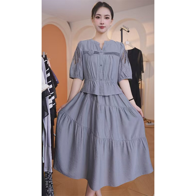 L8750  2025年春夏新款时尚百搭镂空设计感假两件中长款连衣裙