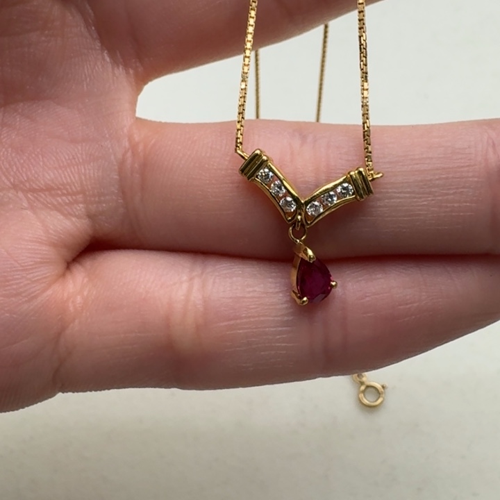 红宝石颈饰未镶嵌